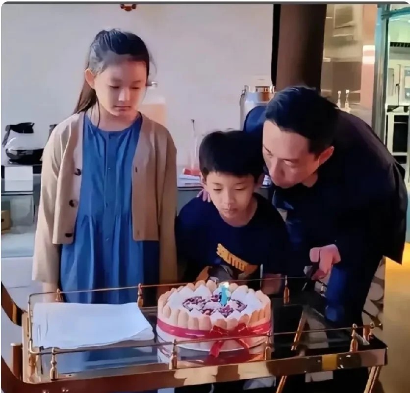 汪小菲越来越硬气了！
汪小菲立规矩：孩子禁入陈建州家 老S见娃要先申请！
众所周