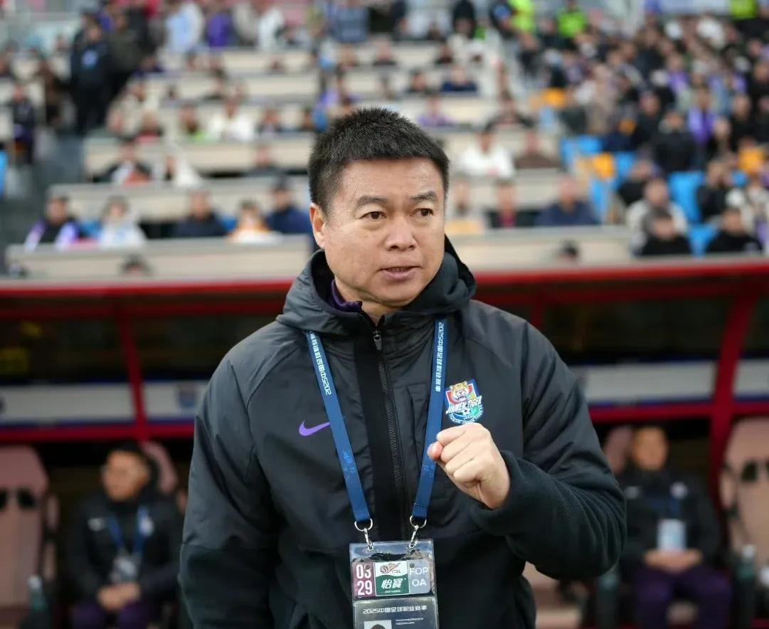 能不能让于根伟接替伊万成为中国男足主教练？
这决不是乱点鸳鸯……看看这几场天津的