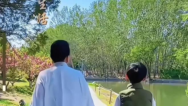 张兰带孙子朝阳公园游玩，汪小菲晒朋友圈，小箖箖对后妈评价催泪