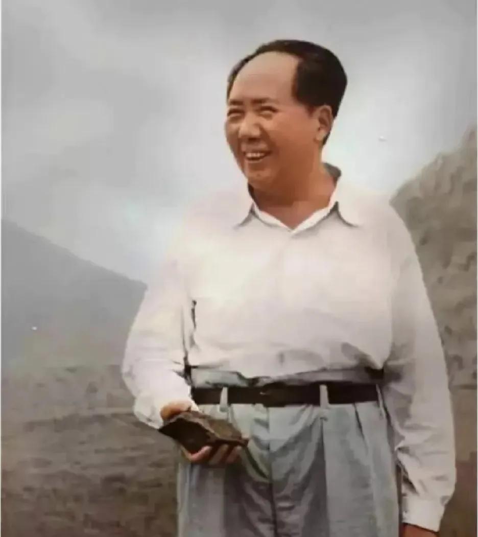 最喜欢伟人的那句，俱往矣，数风流人物，还看今朝。伟人诗词，你喜欢那句？