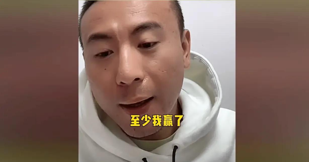随着国足无缘世界杯，国内足球最火爆的点应该是苏超的，地区自己搞的联赛门票低福利多