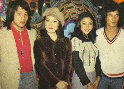 梁小龙曾亲吻前妻，那时两人如此恩爱甜蜜，可最后他们还是离了，再婚后的他和现任妻子