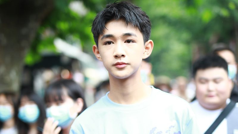 荣梓杉被曝恋爱期间出轨打人