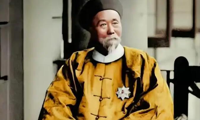 一八九六年，俄国沙皇举行加冕典礼。在这场盛大的活动期间，场外不幸发生了严重的踩踏