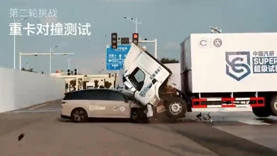 理想汽车约架乘龙重卡“闹剧”：一个赢得了碰撞，一个赢得了市场