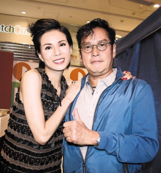 1996年，丁克的谭咏麟对妻子杨洁薇说：“我把十亿家产给你，让我的儿子回家。”妻