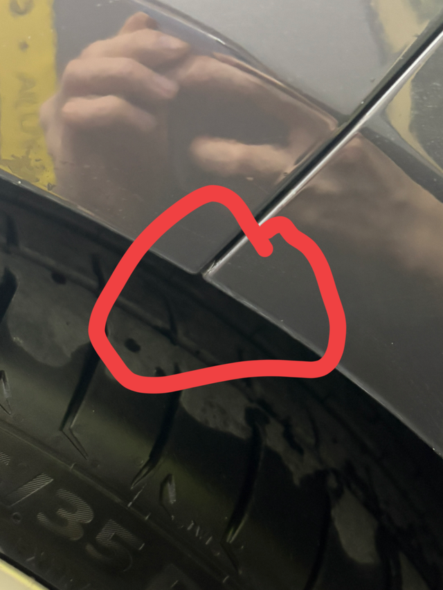 03叶子板拼接不整齐错位
这种怎么办强迫症 看着感觉对不整齐 是不是你们有没有这