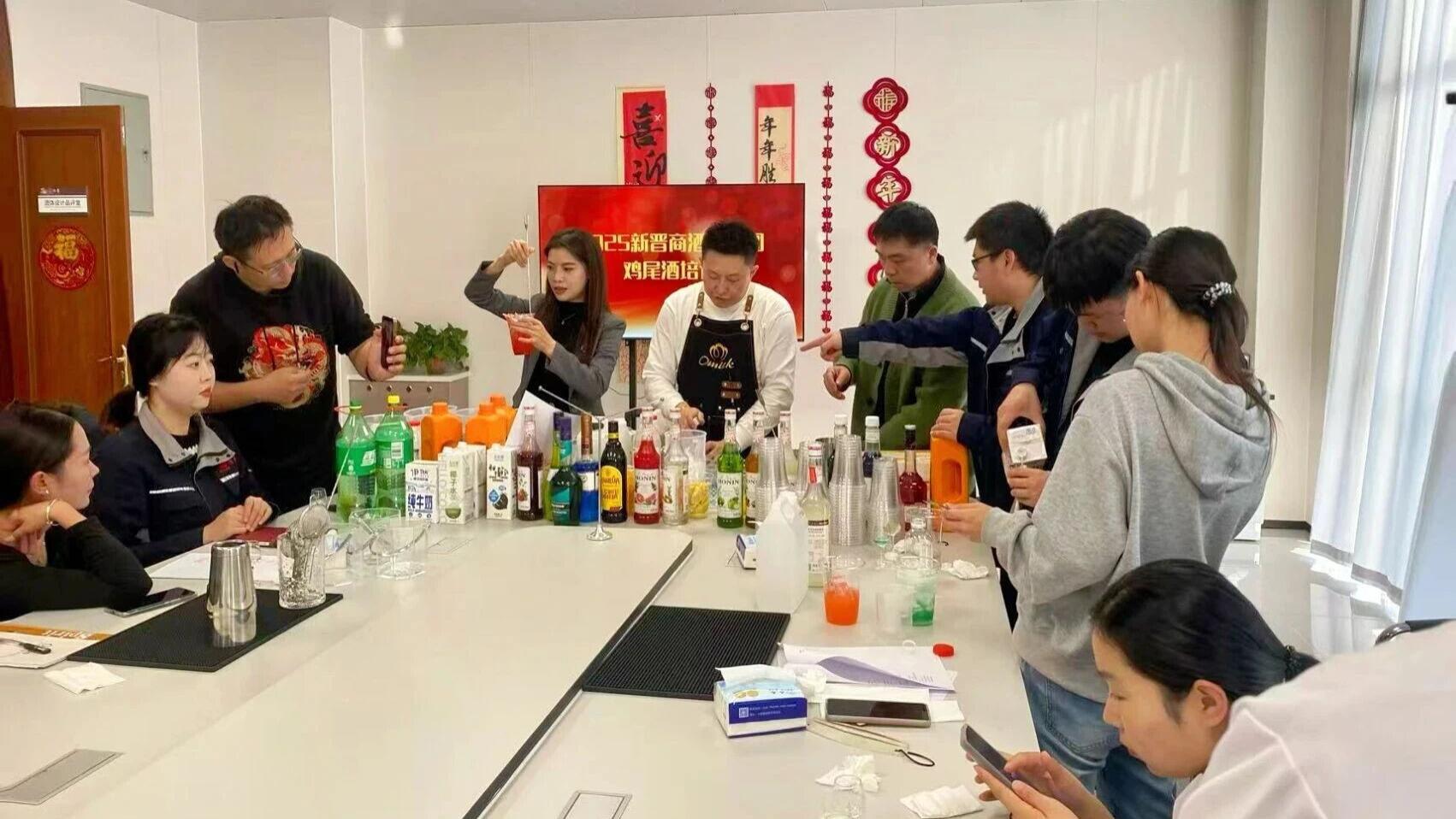 晋商老味道 + 国际新调性 = 汾杏鸡尾酒风暴