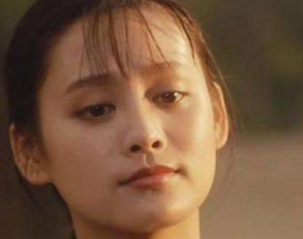 1993年，21岁的宁静去《阳光灿烂的日子》试镜，惨遭拒绝。她正打算离开时，接到