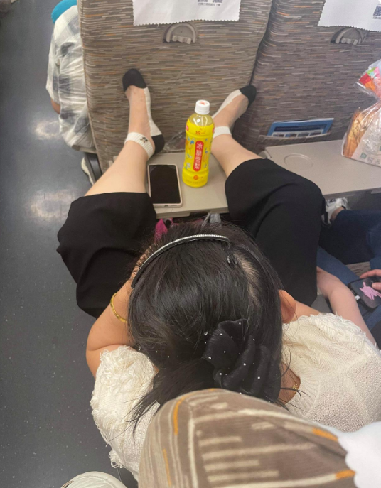 在高铁上遇到不文明的该怎么办

