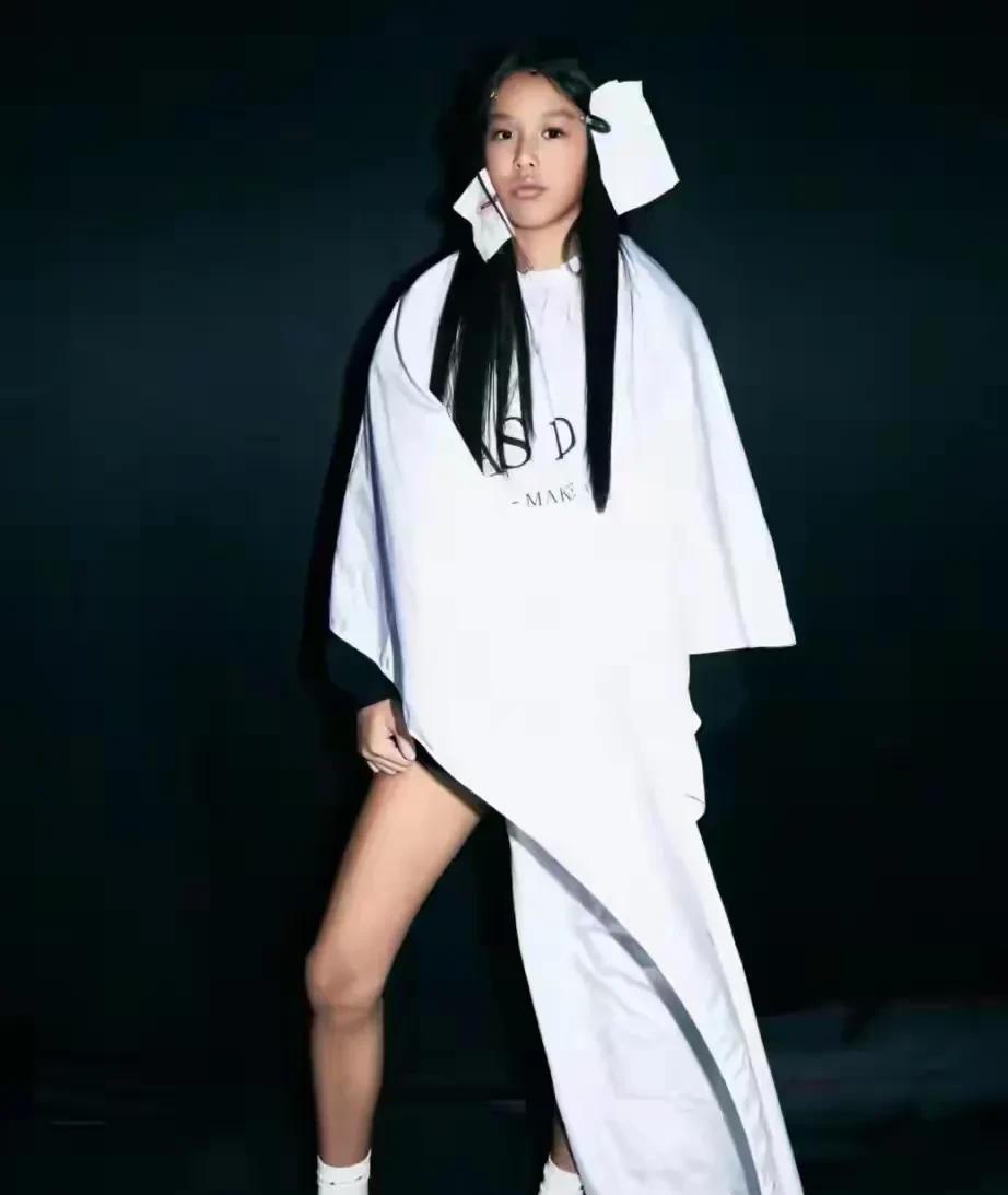 张庭女儿说，每个人对自己的外貌都有自己不一样的看法，我觉得只要自己开心就好。其实