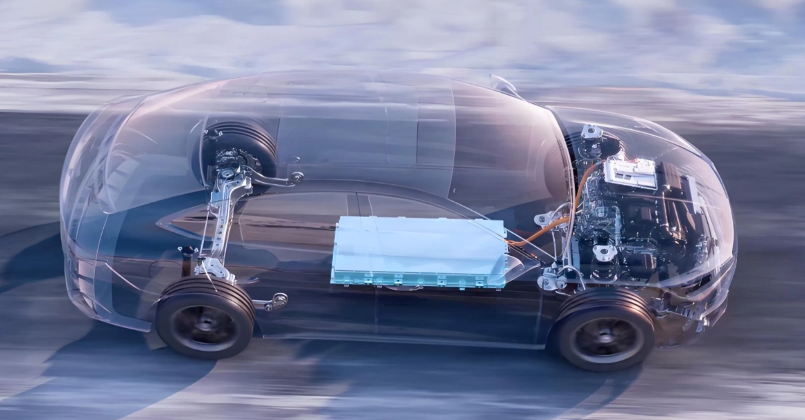 2025年的增程车，拼的就是大电池和小增程器。短途用电，长途也用电，汽油只是用来