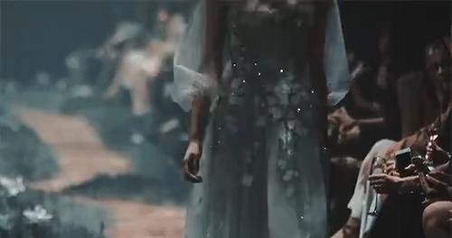 人生是无数次的自我托举。
“自我托举”意味着自己是第一责任人
它是“无数次”的重