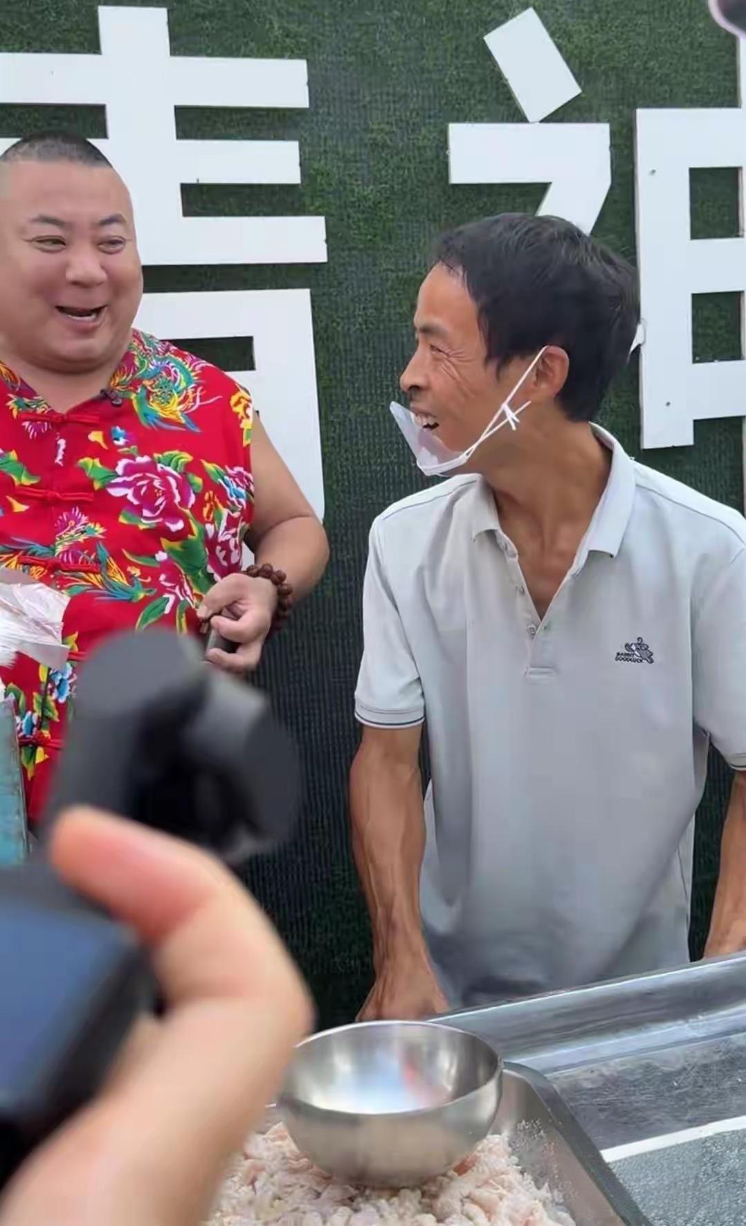 鸡排哥才是真正的人间清醒，他未来不考虑直播带货，直播的时候关闭礼物，只赚自己认知