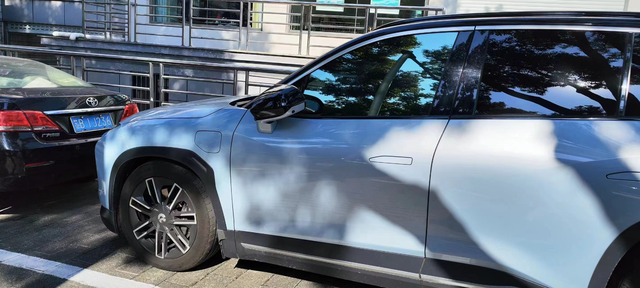 发表自身体验观点
蔚来总体体验还不错，唯一的缺点就是现在没法做到的就是以换电为重