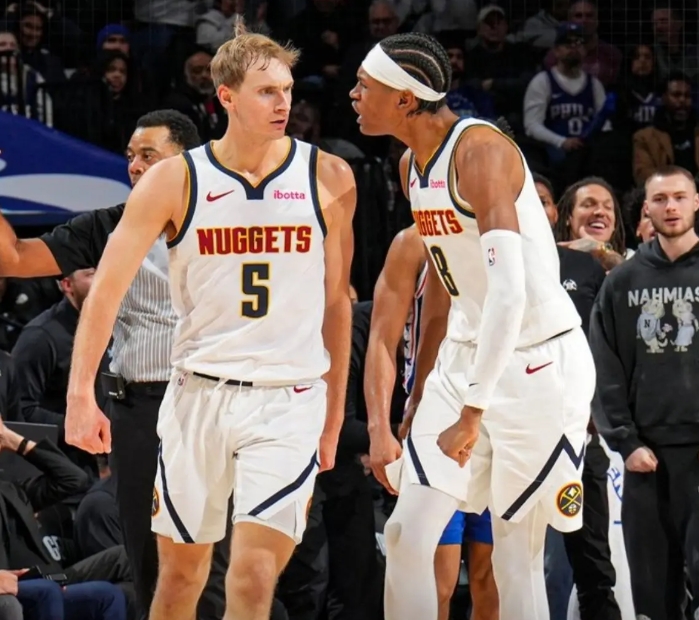 休赛季5年1.5亿能留下沃特森吗
下赛季顶薪6500万 
5年1.5亿续约的话第