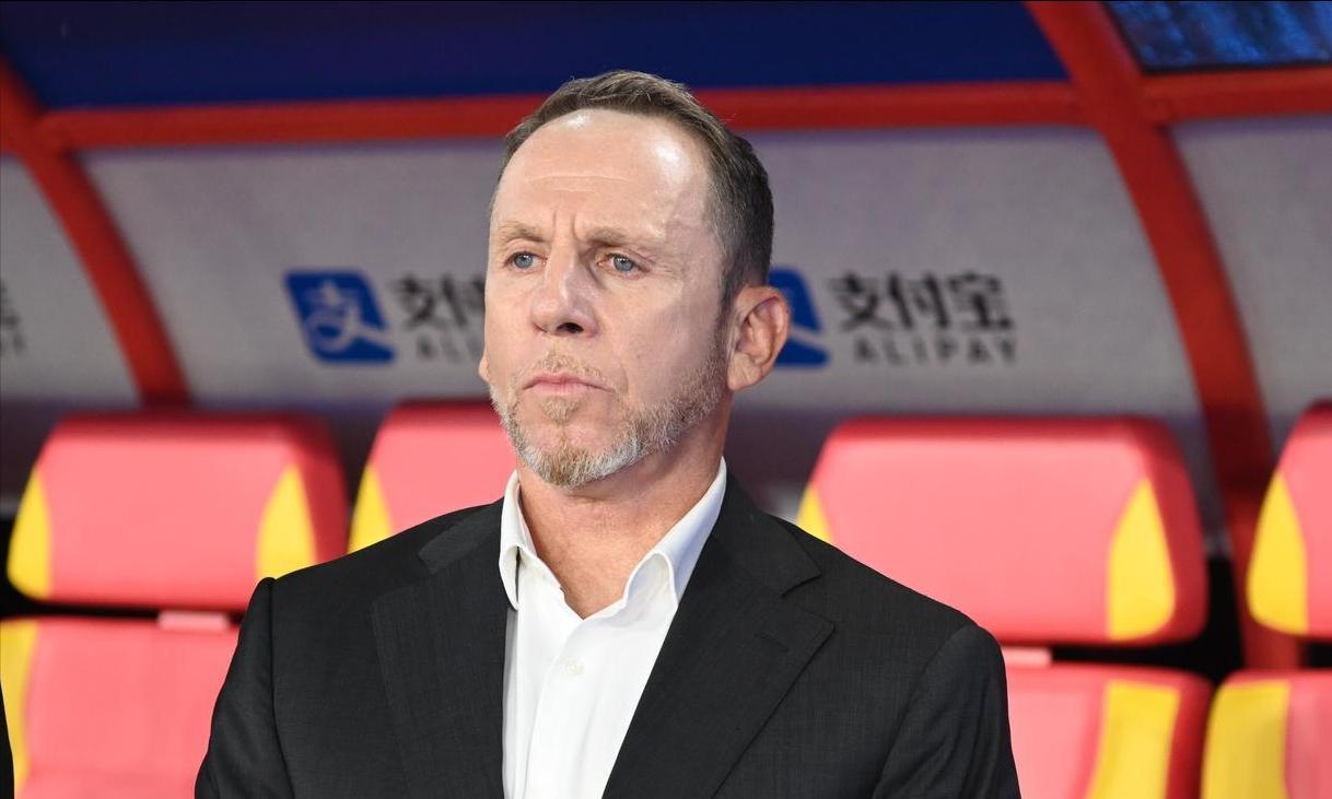 带领国足征战东亚杯的不是呼声较高的郑智和陈涛，而是U20国青主帅久尔杰维奇。当然