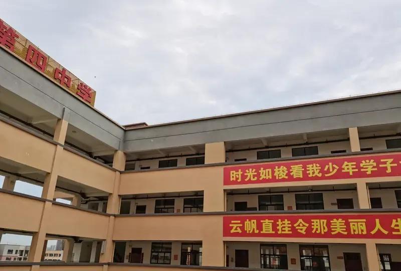 高考成绩今天公布了，几家欢乐几家愁。
怎么填志愿，这是考验家长的时候
中学生不懂
