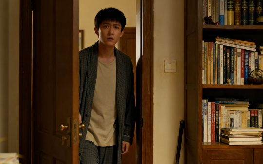 我偷偷卖了坦克32万替我弟还房贷，老公知道后没闹，隔天往我卡里转了50万，附带一条短信