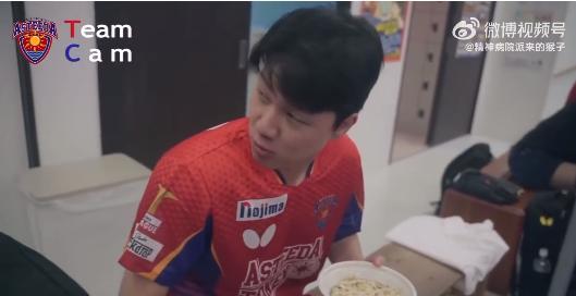 安宰贤也去日本打T联赛了。
现在的乒乓球比赛真的很多，中国的乒超刚刚结束，林昀儒