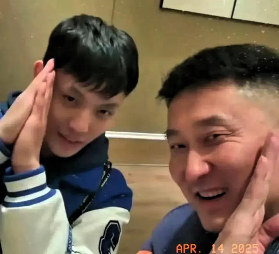 胡明轩成为史上最短促的国家队， 以及俱乐部的队长。仅仅一届国家队，仅仅一年广东男