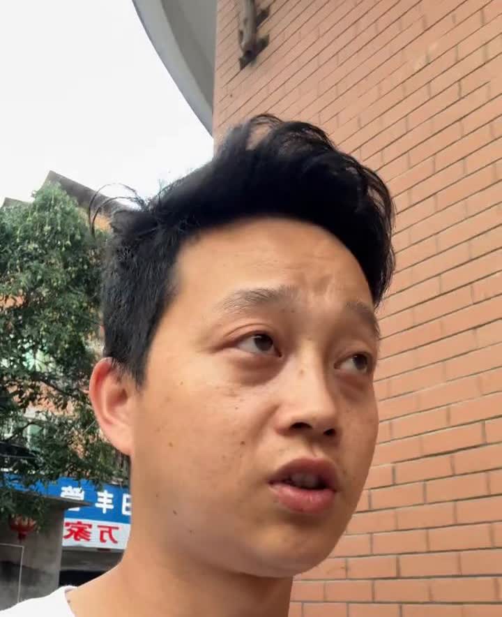 小米16，9月25号发布，电池升级7000。
现在小米16就有人爆料了，9月份