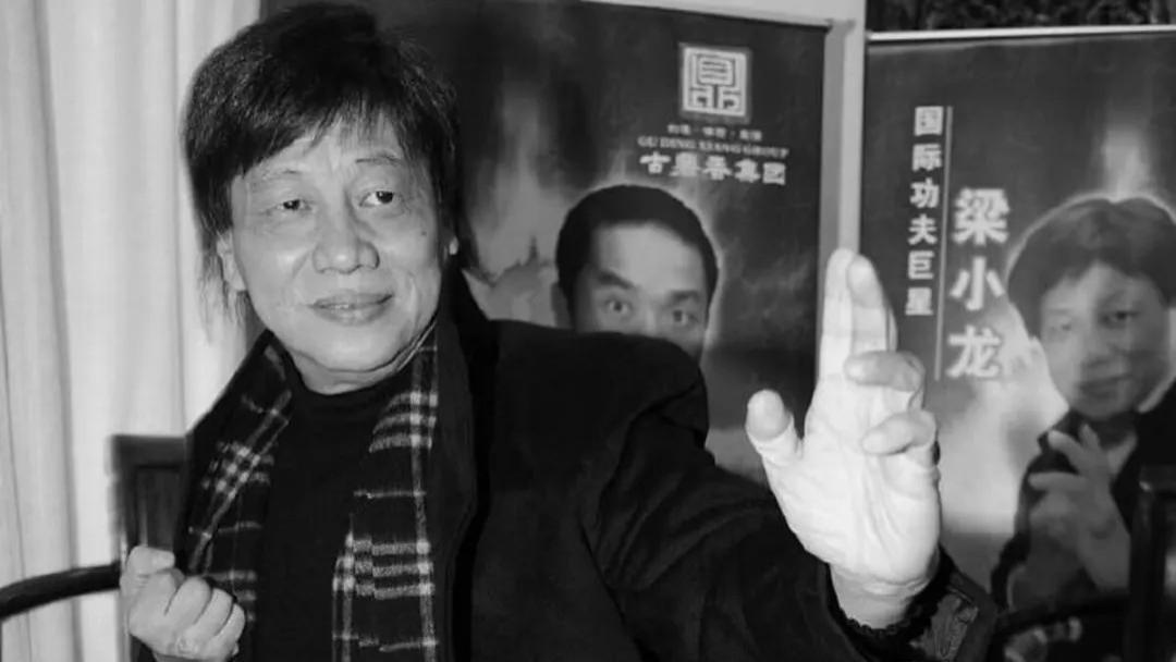 梁小龙心脏衰竭离世！95岁女星揭生前身体状况，声称两人情同姐弟