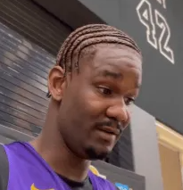 德安德烈-艾顿在今日接受了采访，他被问道关于勒布朗-詹姆斯生日以及他职业生涯持久