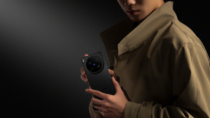 vivo X200 Ultra：一眼Ultra，灭霸级影像堪比单反