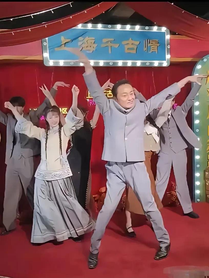唉，生活不如意已是常态，不仅是普通百姓，也包括曾经光环闪耀的明星。咱就说图片中这