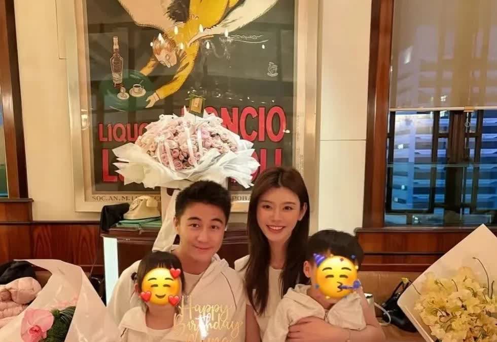 何猷君用亲身经历

给所有顶级富二代上了生动的一课

那就是无论家世有多