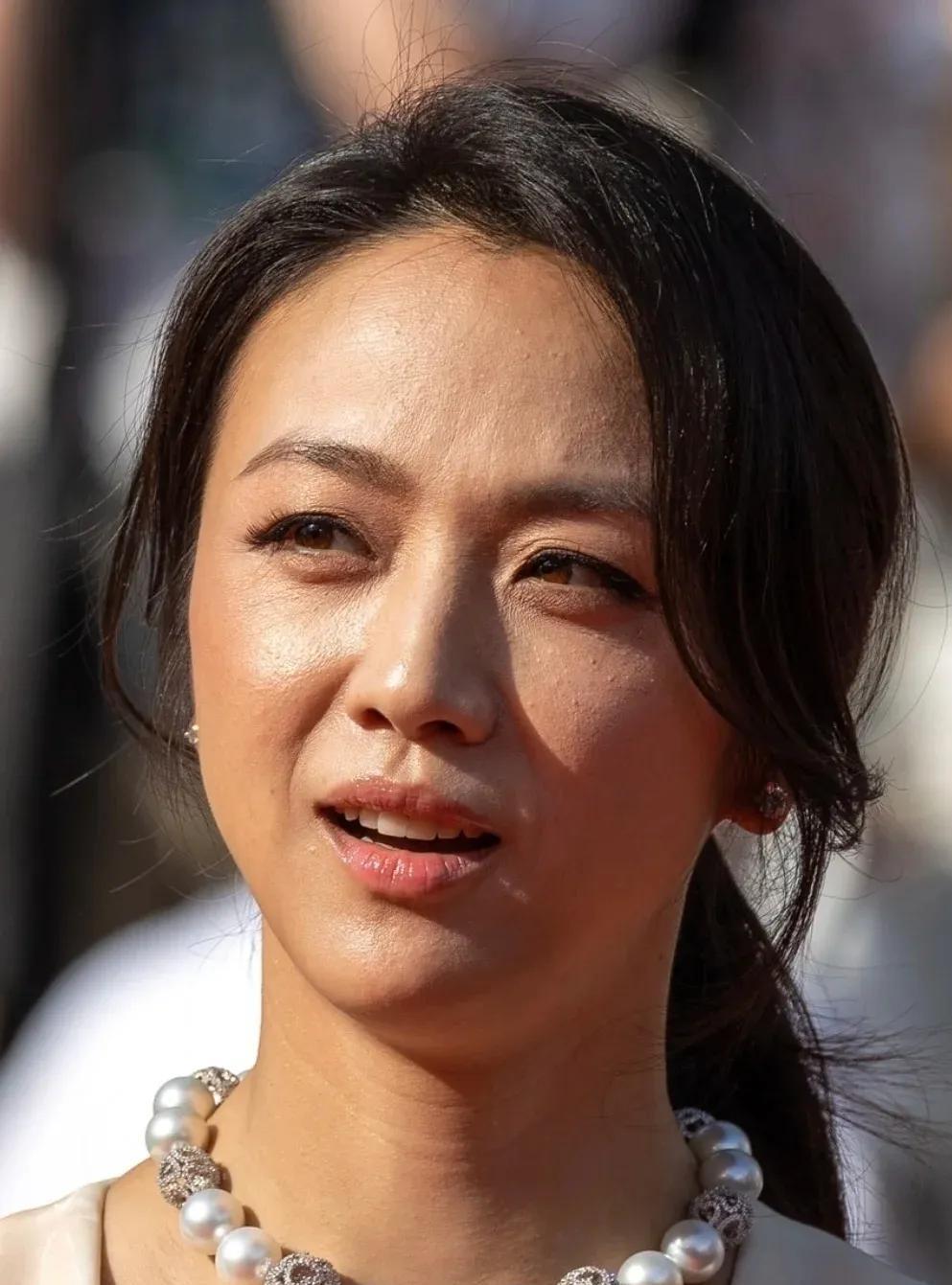 没有肌肤不老神话  
女明星也一样