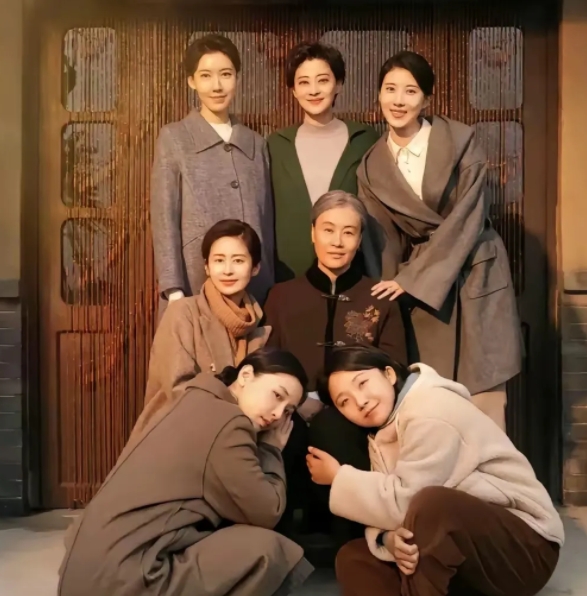 《六姊妹》中的老四，我有一点看不明白。我不明白她一个堂堂大学毕业生，六姊妹中最聪