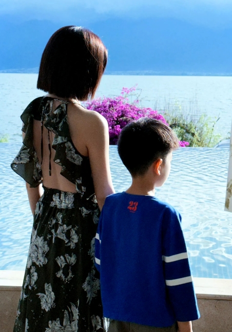 今天端午节5月31日，又是陈妍希生日，在没有陈晓给过生日了。自己发图片祝自己生日