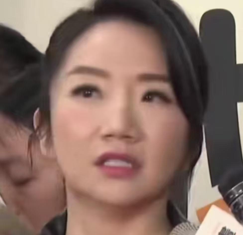 陶晶莹被三金拒之门外后的哭诉，最让人不能理解的是她为什么会感觉委屈？
演技不如陈
