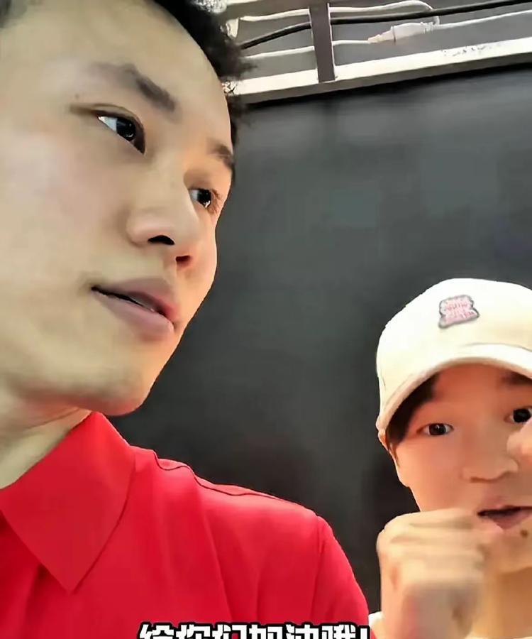 别多想了，全红婵亲口回应伤情，退赛是因为脚腕的伤……
很遗憾，全红婵因伤没能参加