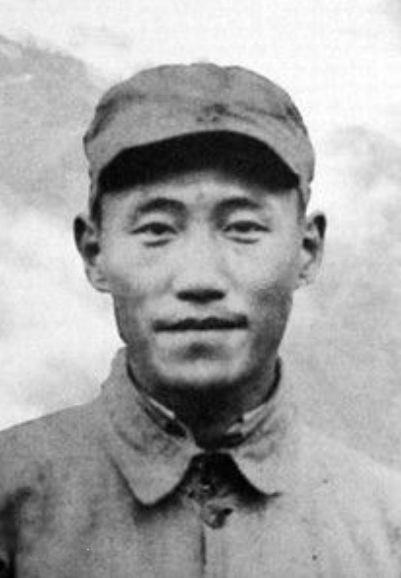 第三野战军的司令员大家都知道是谁？他就是陈老总，副司令员大家也知道是谁？他就是粟