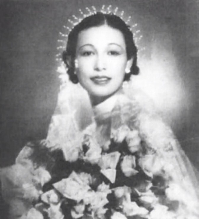 1943年，郭婉莹难产住院，丈夫吴毓骧却跑到寡妇家里过夜。出院后，郭婉莹精心收拾