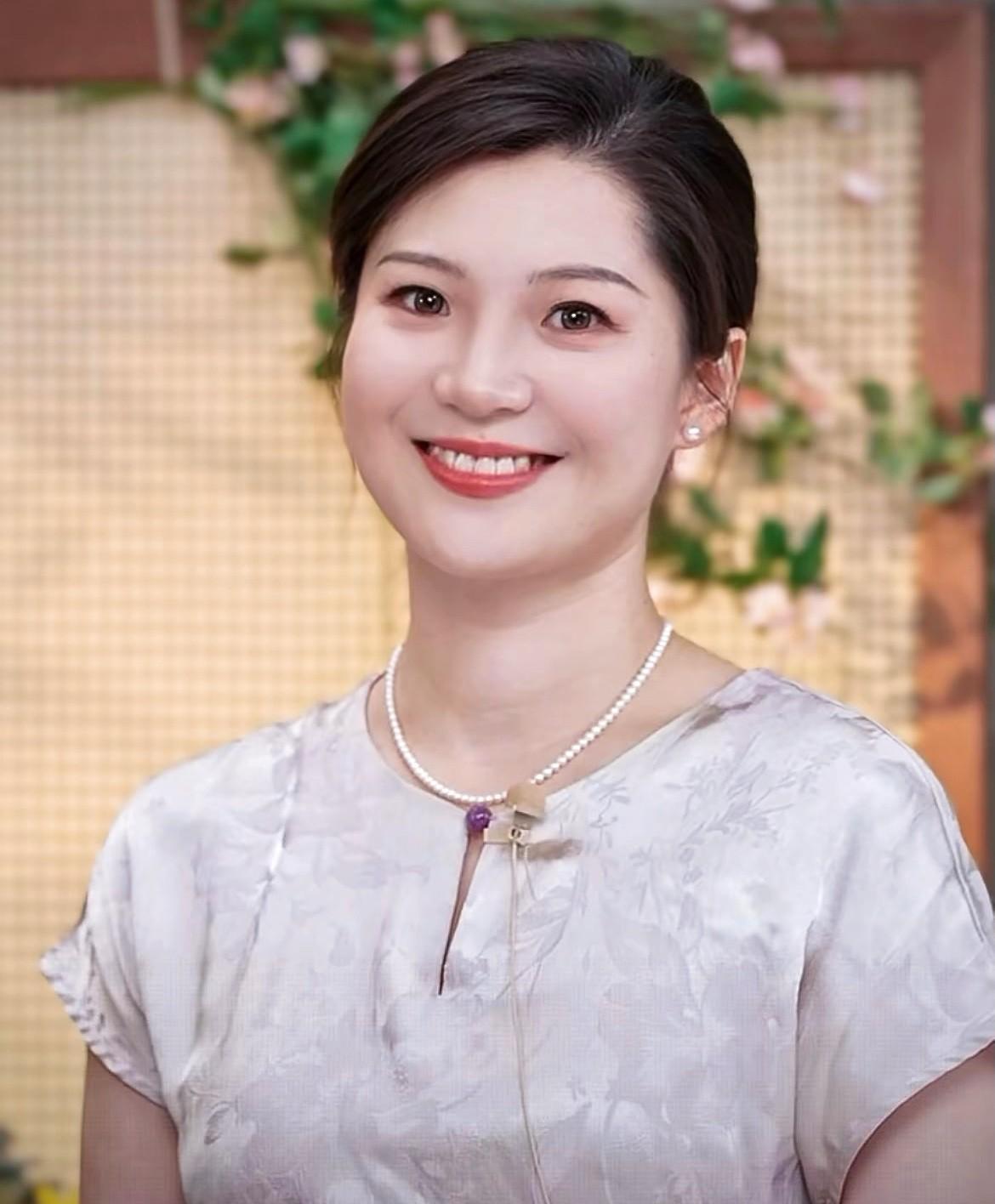 估计，也只有盼盼有底气，不在乎自己的容貌啦[捂脸]
如果不是自己有天然的美貌，如
