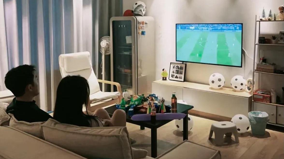 为什么有80万年薪的人，却因为羽绒服睡沙发？