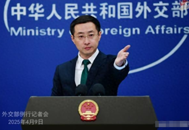 中国刚对美加税50％，欧盟紧跟加25％，特朗普一觉醒来天塌了

特朗普对中国增加
