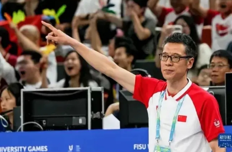 李笋南教练真是日本队克星

2023年的成都大运会女篮决赛中，主教练李笋南带领中