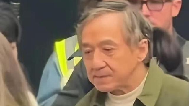 善恶终有报！风流成性、婚内出轨、拒不认女的成龙，今老到认不出