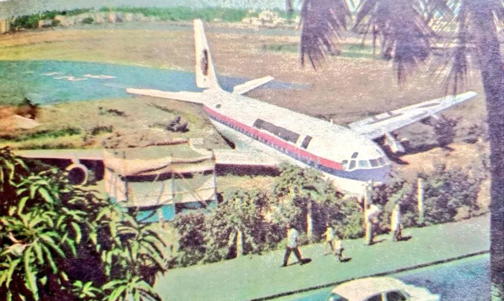 1972年：日本航空公司的一架飞机在孟买发生硬着陆。