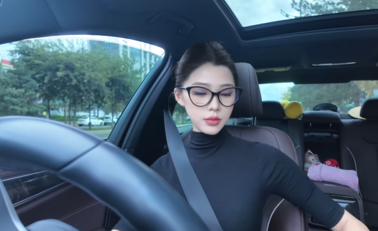我在思考一个问题，这种女人会爱上什么样的男人
