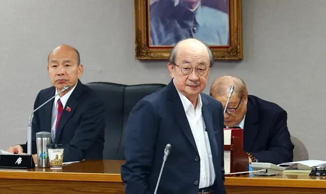 柯建铭这个老台独，近日又对外放话，将用废除的《刑法100条》对付被罢立委，也就是