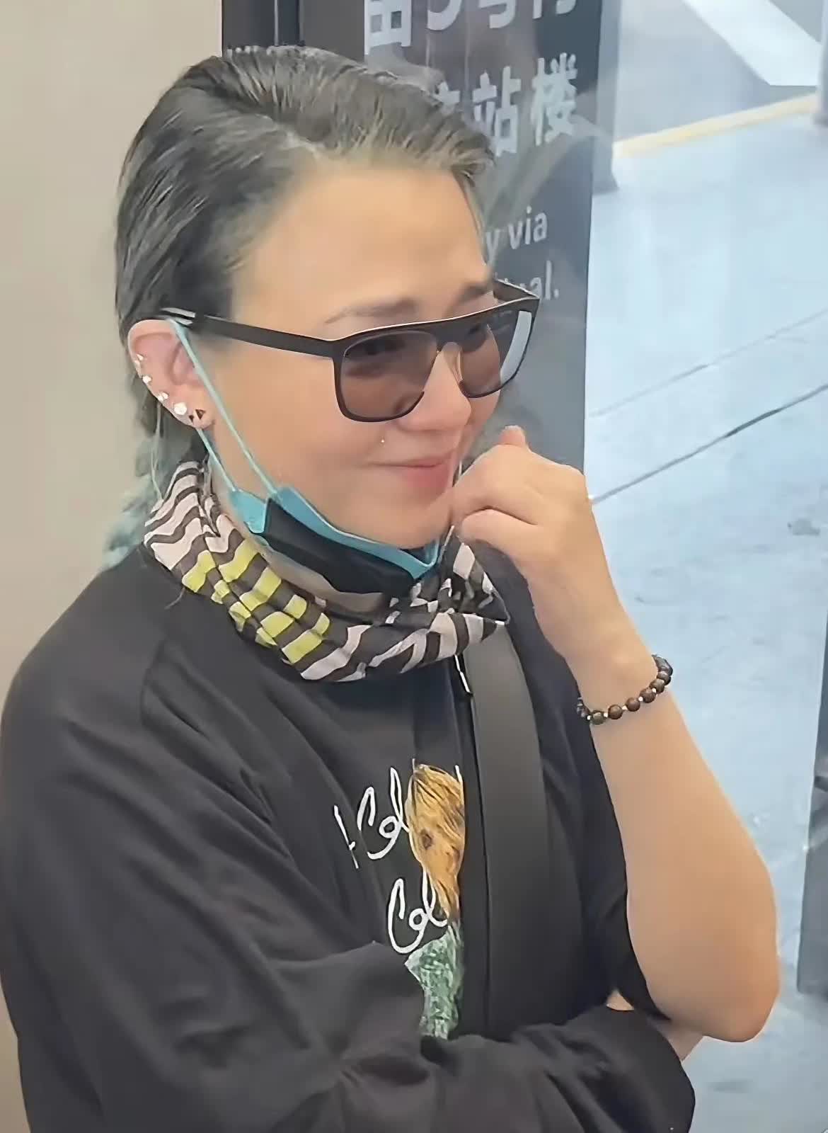 有没有人认识这位演员是谁？能认识她的绝对是铁杆粉丝，如今已经48岁，不到50岁的