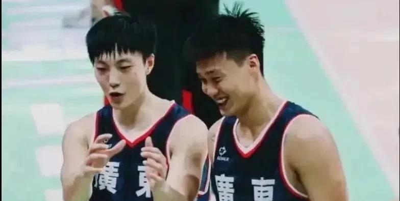 为何广东队没有参加全运会男篮的比赛？
很多球迷看了几场全运会男篮的比赛就会发现，