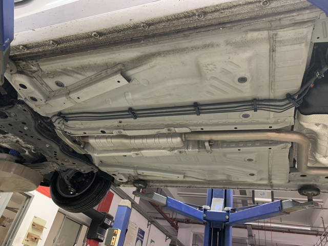 18500公里三保
三保了，这次把倆空滤都换了，底盘之前回老家烂路磕碰了一下，观