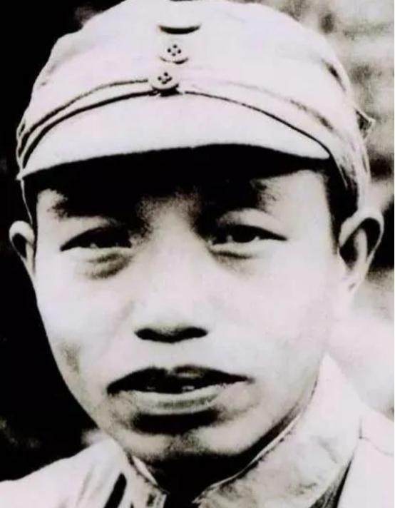 伟大领袖毛主席，有一年去杭州，他问谭老板，你存多少钱？谭震林回答：三十元。毛主席